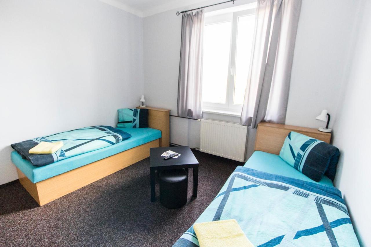טאחוב Garni Hotel Tachov מראה חיצוני תמונה