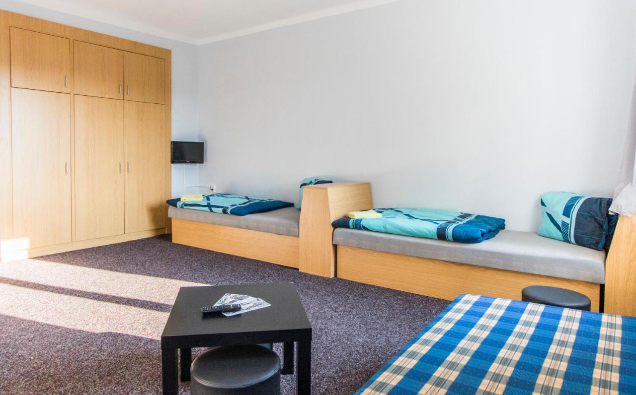 טאחוב Garni Hotel Tachov מראה חיצוני תמונה