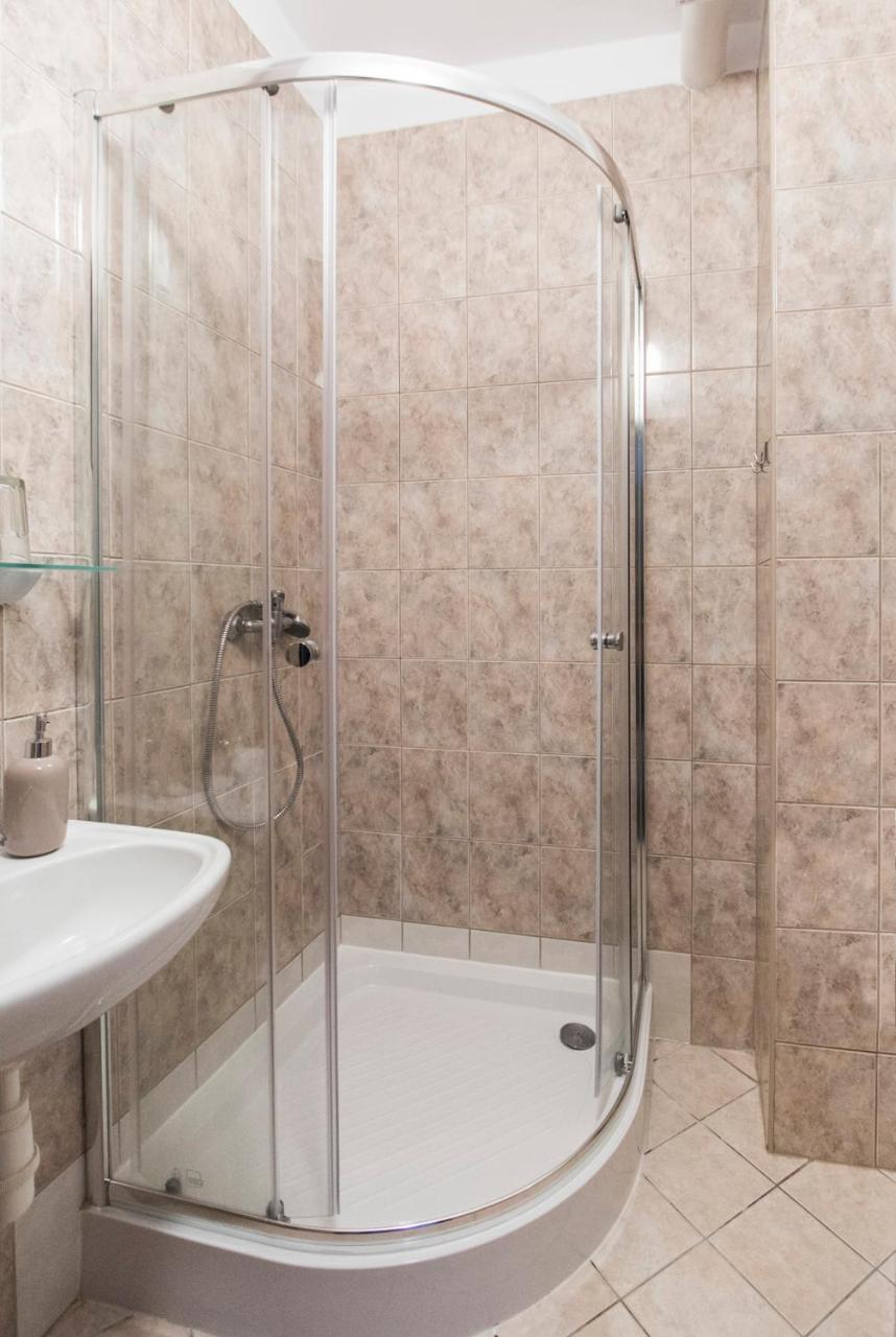 טאחוב Garni Hotel Tachov מראה חיצוני תמונה