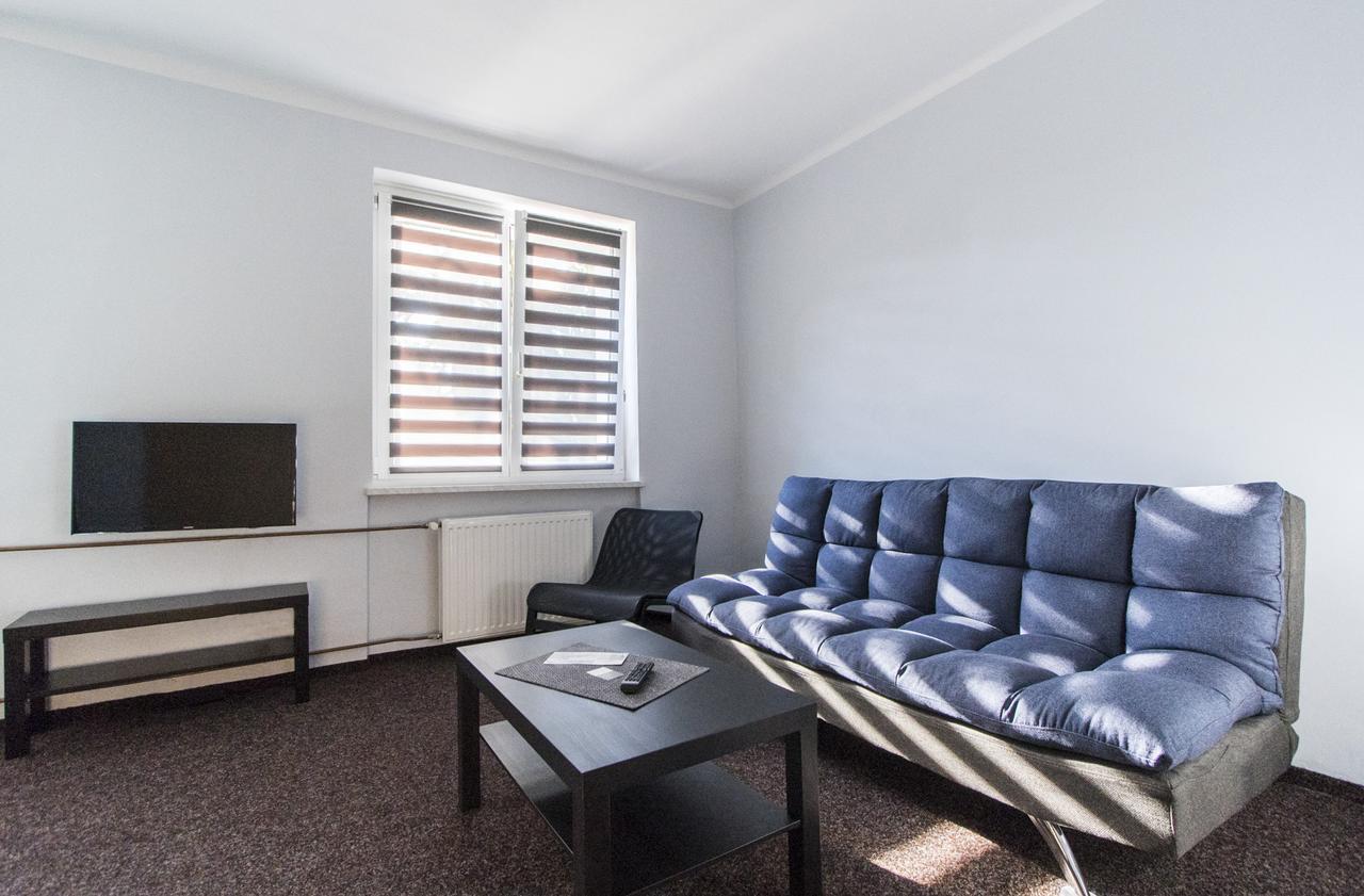 טאחוב Garni Hotel Tachov מראה חיצוני תמונה