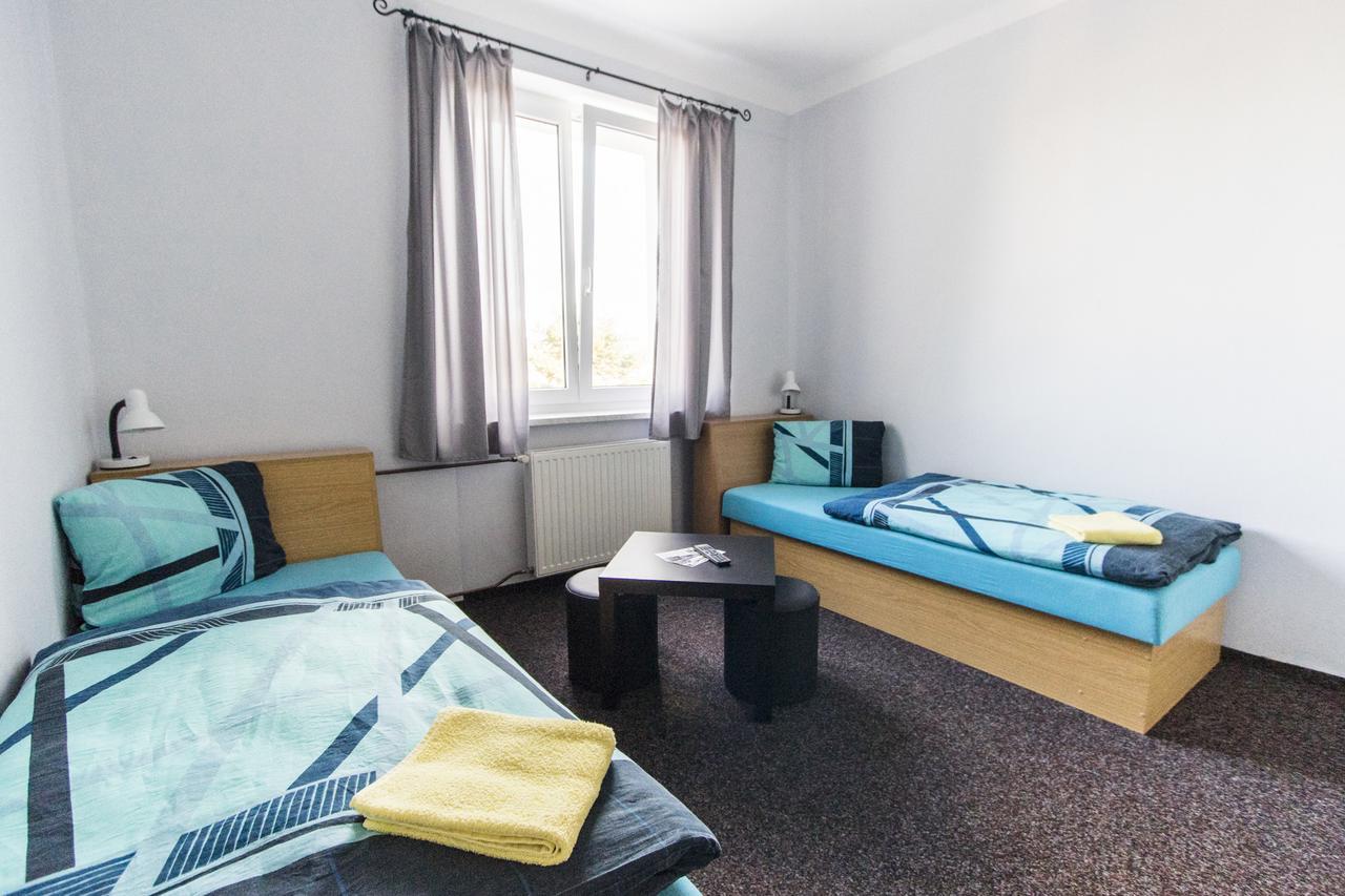 טאחוב Garni Hotel Tachov מראה חיצוני תמונה