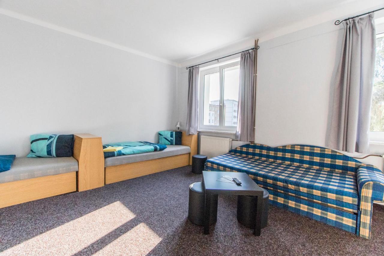 טאחוב Garni Hotel Tachov מראה חיצוני תמונה