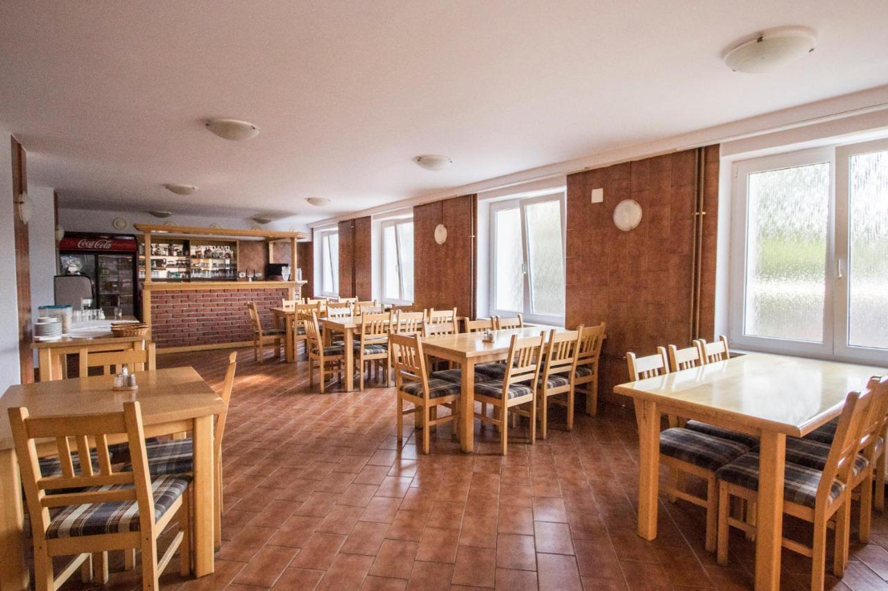 טאחוב Garni Hotel Tachov מראה חיצוני תמונה