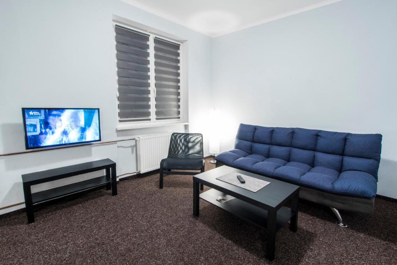 טאחוב Garni Hotel Tachov מראה חיצוני תמונה