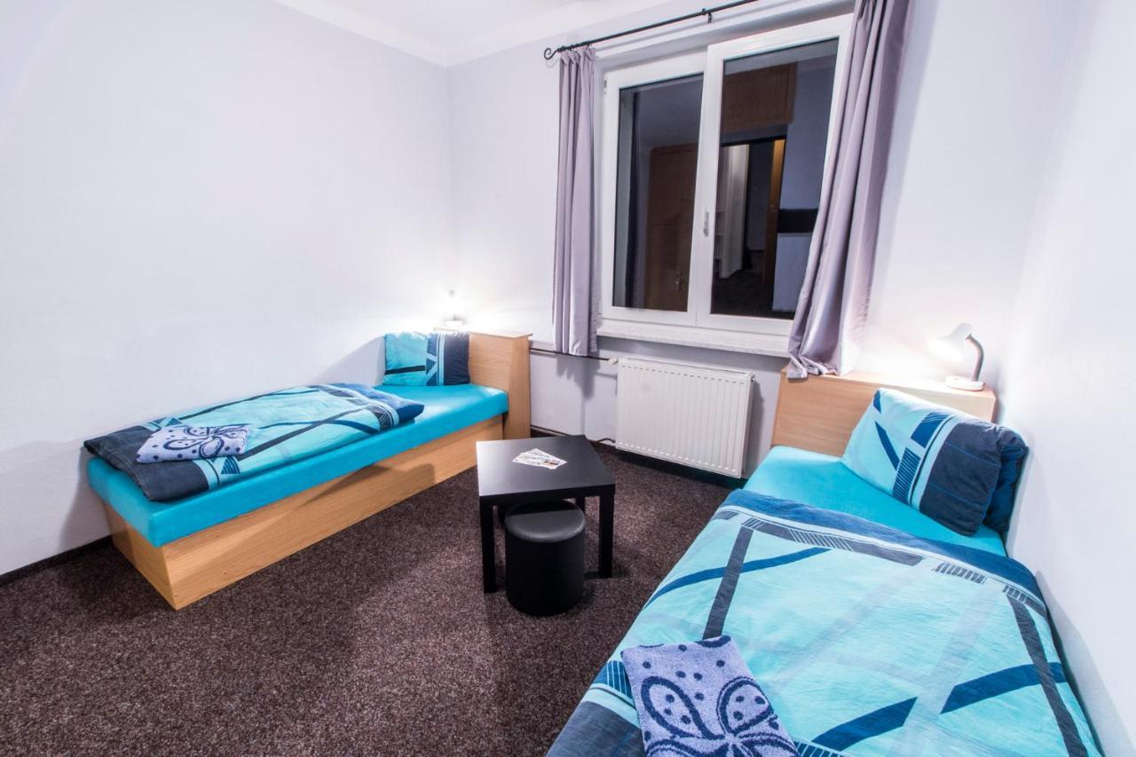 טאחוב Garni Hotel Tachov מראה חיצוני תמונה