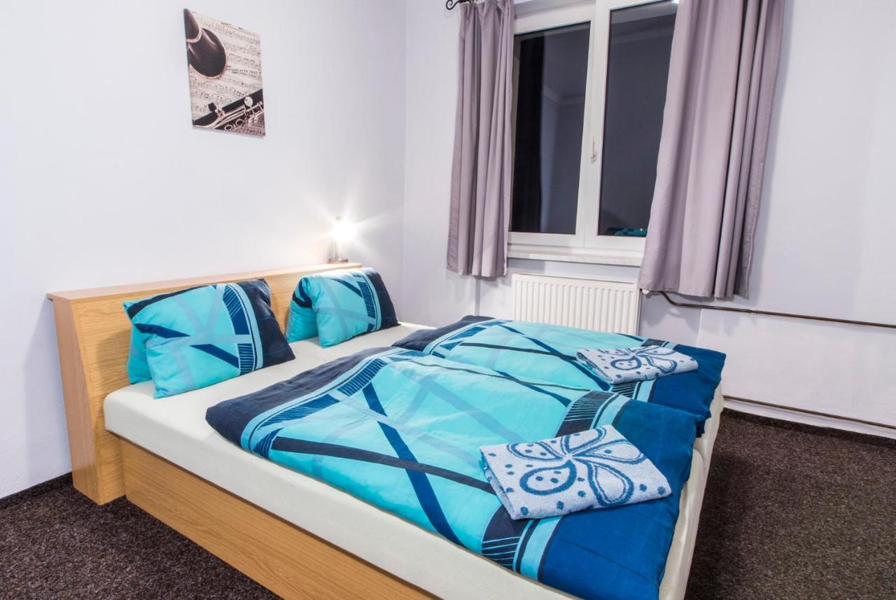 טאחוב Garni Hotel Tachov מראה חיצוני תמונה
